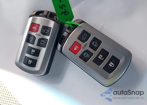 2017 Toyota Sienna Limited Premium 7 Passenger z USA, uszkodzony, nr VIN 5TDDZ3DC2HS161116